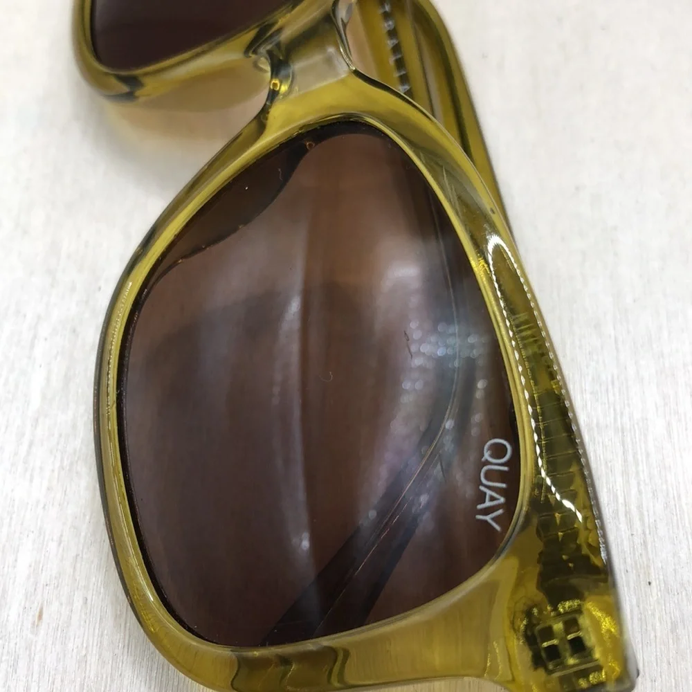 Quay Australia Kingsley Sunglasses Unisex Olive Brown